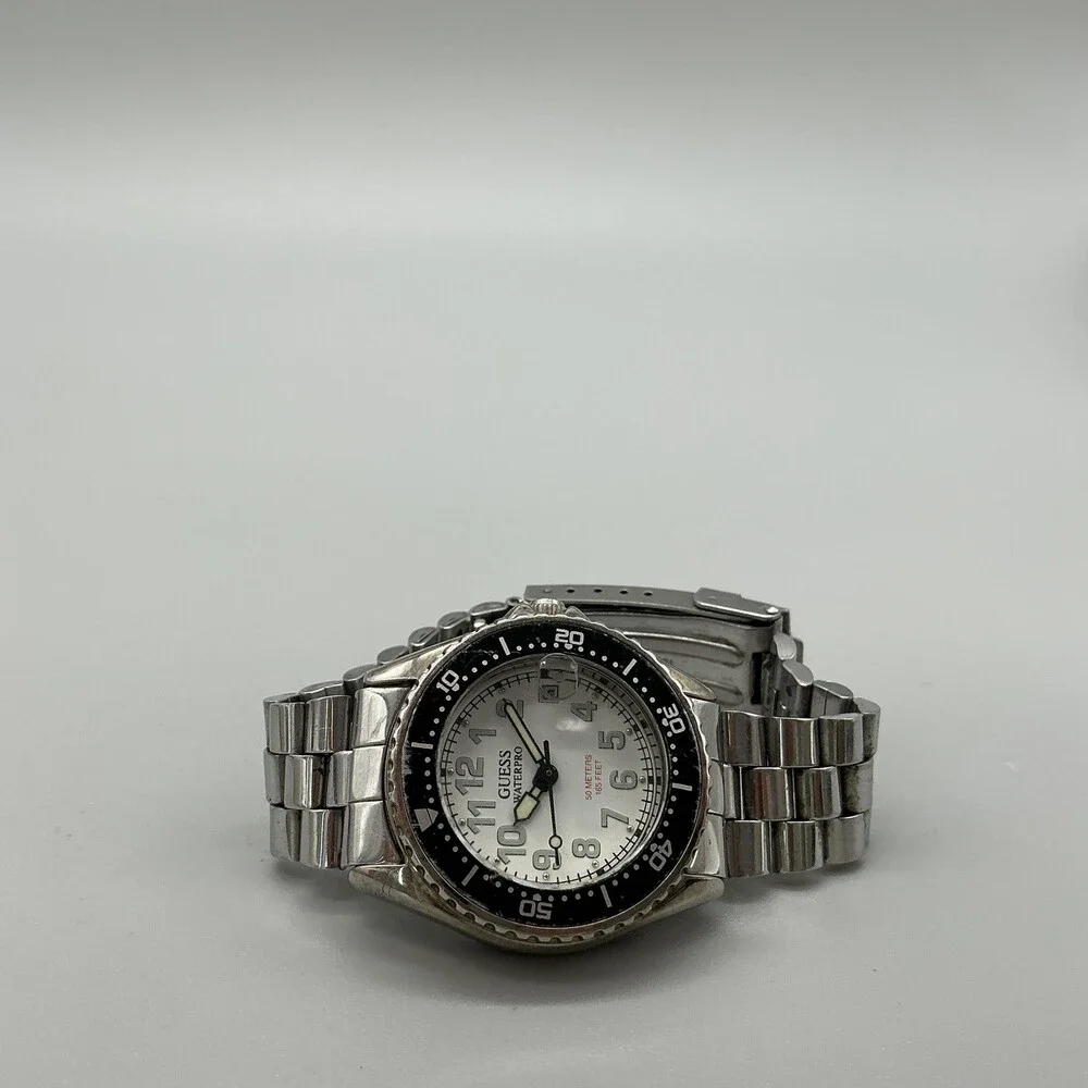 Vintage Guess Waterpro Womens Watch 30mm White Dial Black Bezel New Battery 6